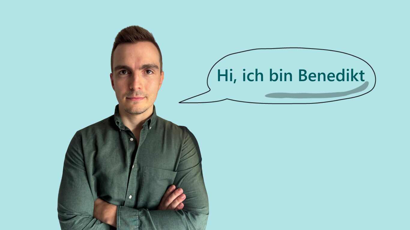 Porträtfoto von Benedikt Bradel, RELACON Projekt- und Testmanager, lächelnd in professioneller Kleidung vor neutralem Hintergrund